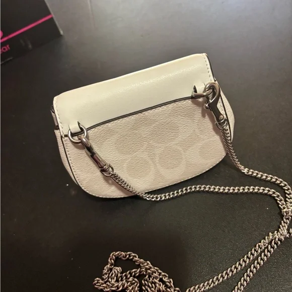 Coach White Leather Crossbody  card mini wallet with Chain Strap - Picture 2 of 8